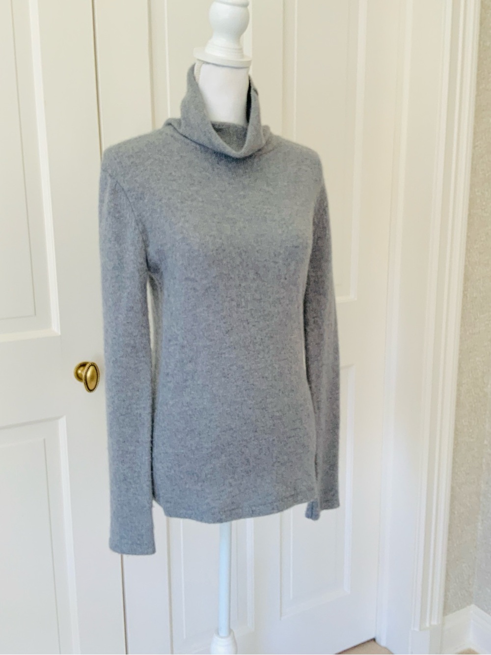Steven Alan 100% cashmere gray turtleneck sweater XS